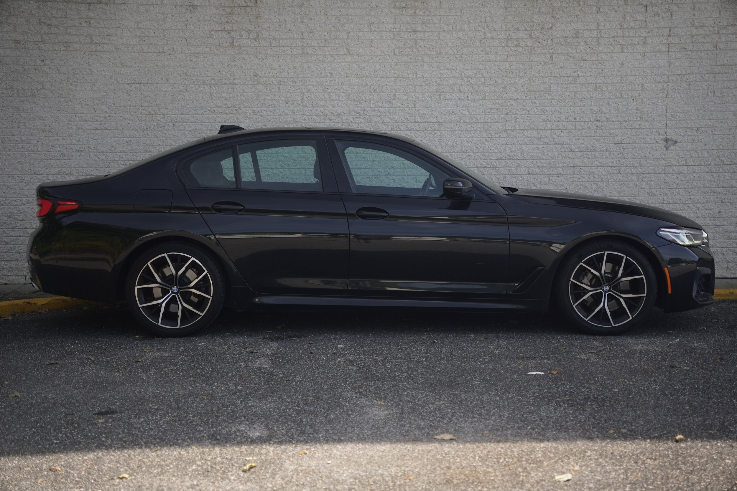 Used 2021 BMW 530i w/ M Sport Package RWD image 9