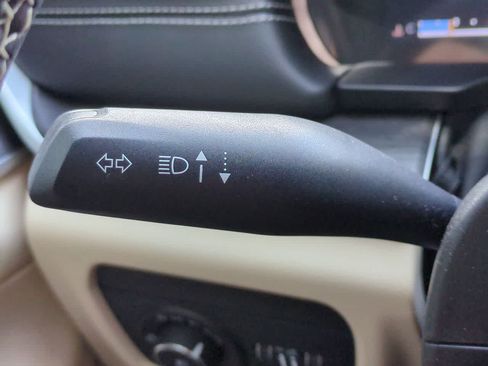 Used 2025 Jeep Grand Cherokee Limited RWD image 27