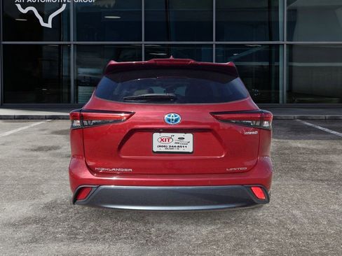 Used 2021 Toyota Highlander Limited image 4