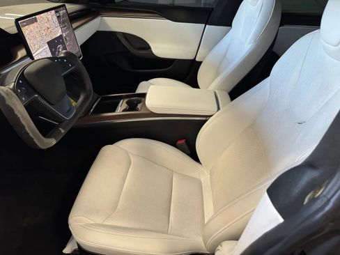 Used 2022 Tesla Model S Base image 11