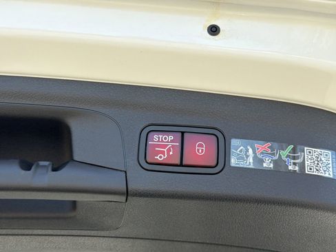 New 2026 Mercedes-Benz GLE 450 4MATIC image 16