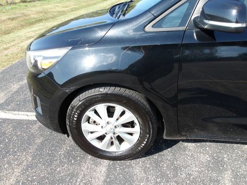 Used 2017 Kia Sedona LX w/ LX Essentials Premium Package image 31