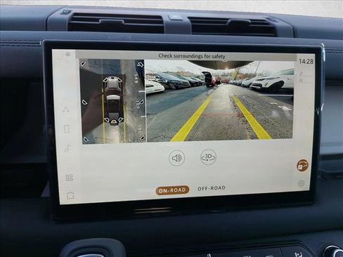 Used 2025 Land Rover Defender 110 S image 16