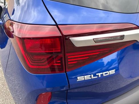 Used 2022 Kia Seltos EX AWD/4WD image 35