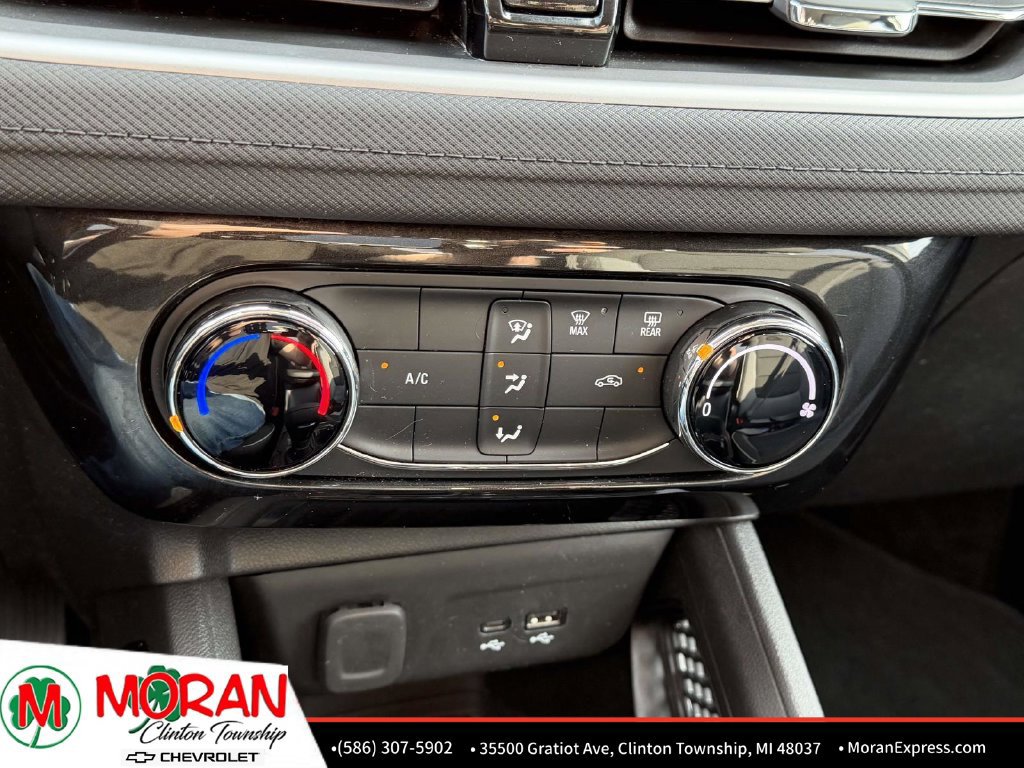 Used 2025 Chevrolet TrailBlazer LT AWD/4WD image 23
