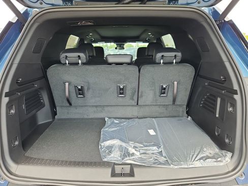 New 2025 Chevrolet Traverse LT w/ Sun and Wheel Package image 11