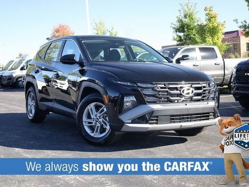 Used 2025 Hyundai Tucson SE image 2