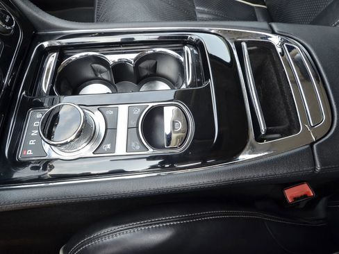 Used 2016 Jaguar XJ R-Sport image 28