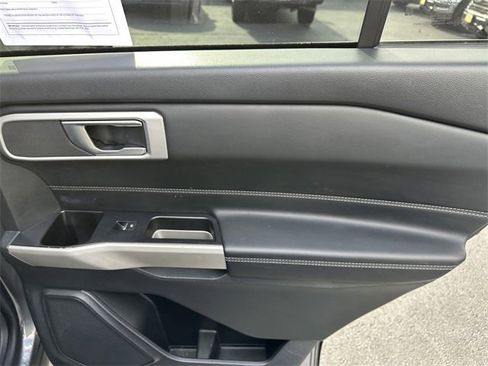 Certified 2022 Ford Explorer XLT image 40