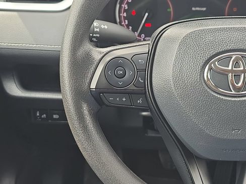 Used 2025 Toyota RAV4 XLE AWD/4WD image 19
