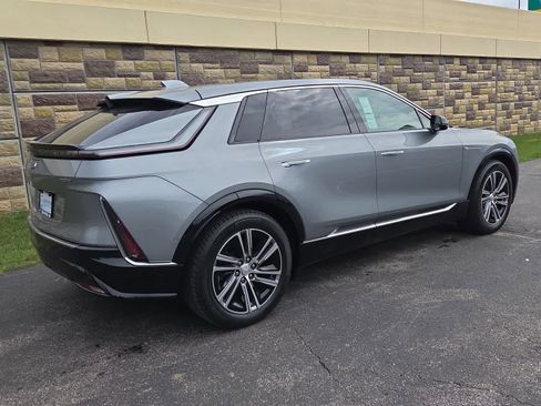 Used 2024 Cadillac Lyriq Luxury w/ LPO, Floor Liner Package image 7