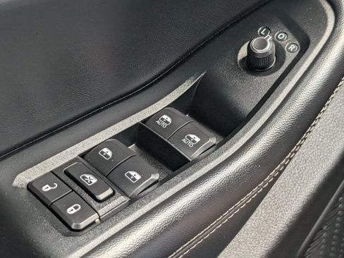 Used 2026 Jeep Grand Cherokee Altitude RWD image 23