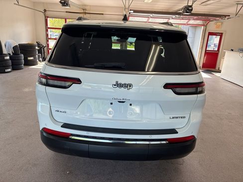 Used 2024 Jeep Grand Cherokee L Limited AWD/4WD image 18