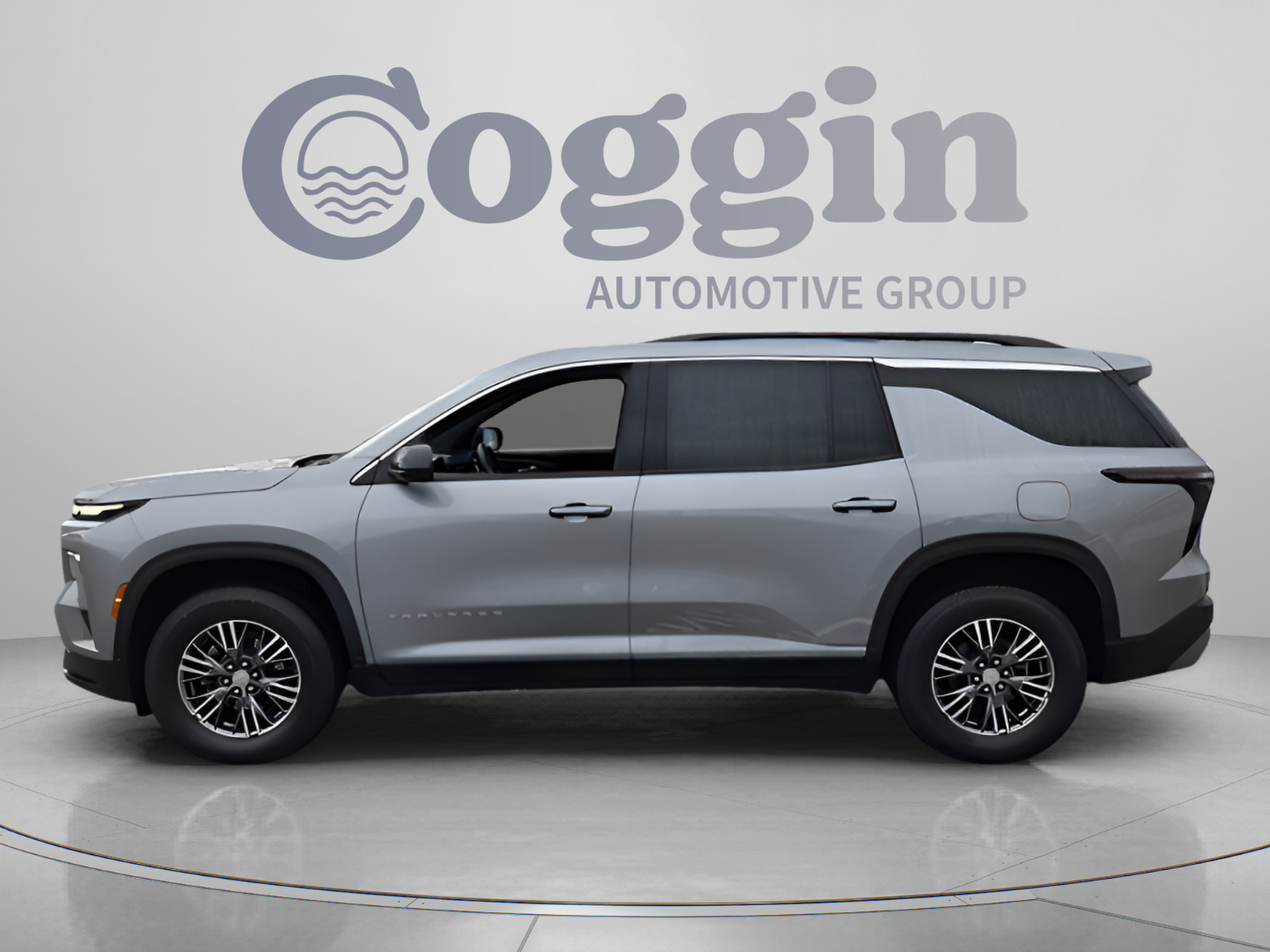 Used 2025 Chevrolet Traverse LT AWD/4WD image 2