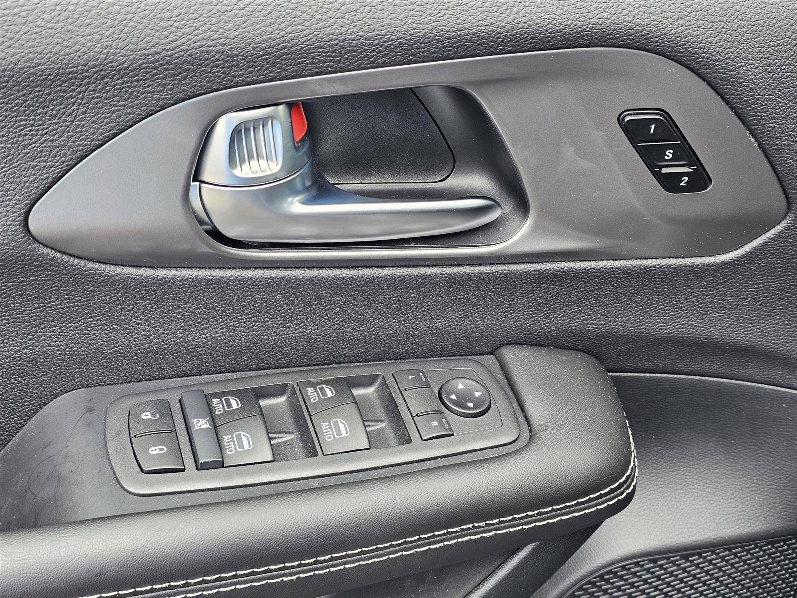 New 2026 Chrysler Pacifica Select FWD image 15