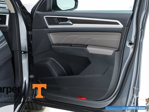Used 2023 Volkswagen Atlas SE AWD/4WD image 32