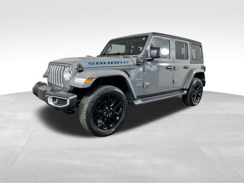 Used 2021 Jeep Wrangler Unlimited Sahara w/ Cold Weather Group AWD/4WD image 2