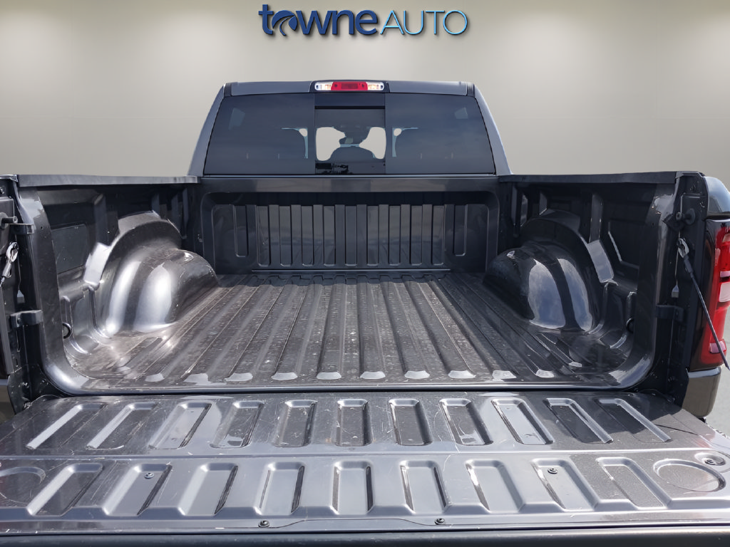 Used 2025 RAM 1500 Tradesman w/ Night Edition AWD/4WD image 28