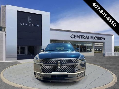 New 2026 Lincoln Navigator L Reserve AWD/4WD image 2