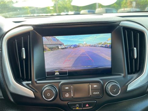 Used 2024 GMC Terrain SLT image 16