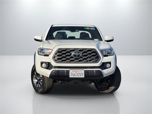 Used 2021 Toyota Tacoma TRD Off-Road image 2