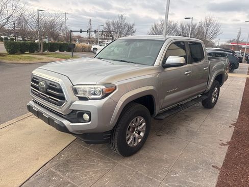 Used 2018 Toyota Tacoma SR5 image 7