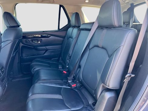 Used 2025 Honda Pilot Touring image 26