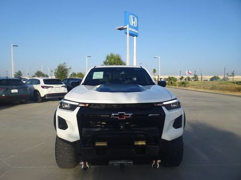 Used 2023 Chevrolet Colorado ZR2 AWD/4WD image 2