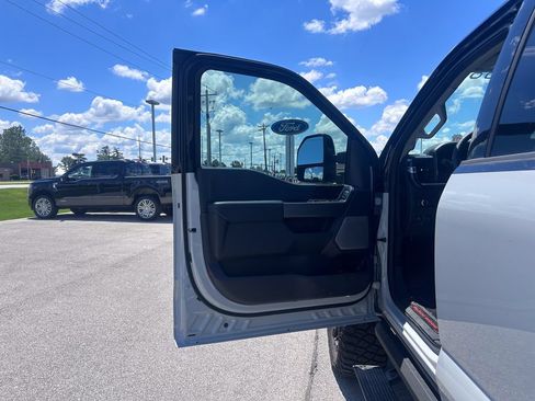 Used 2026 Ford F250 Lariat w/ Black Appearance Package AWD/4WD image 12