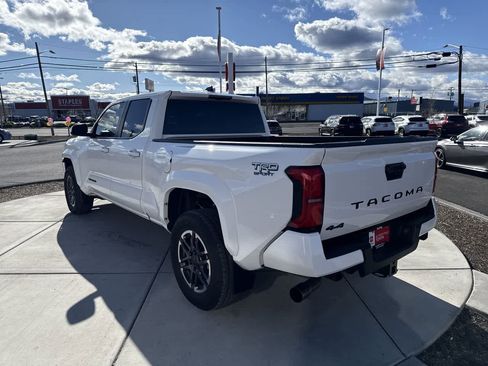 Used 2024 Toyota Tacoma TRD Sport image 5