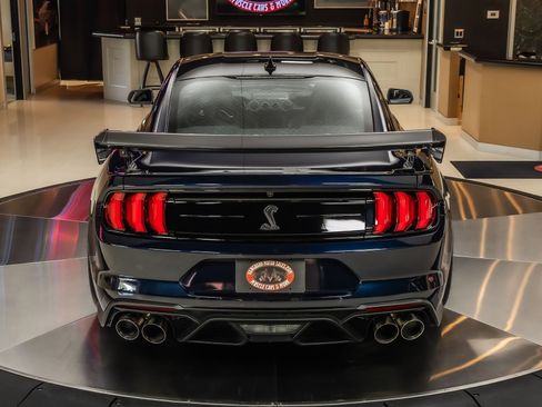 Used 2021 Ford Mustang Shelby GT500 w/ Carbon Fiber Track Pack RWD image 14