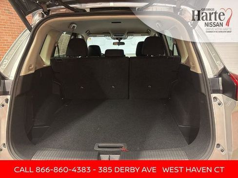 Certified 2025 Nissan Rogue SV image 26