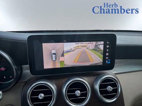 Used 2022 Mercedes-Benz GLC 300 4MATIC image 11