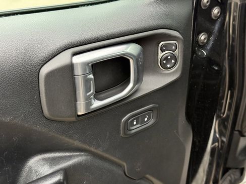 Used 2021 Jeep Wrangler Unlimited Sport image 11