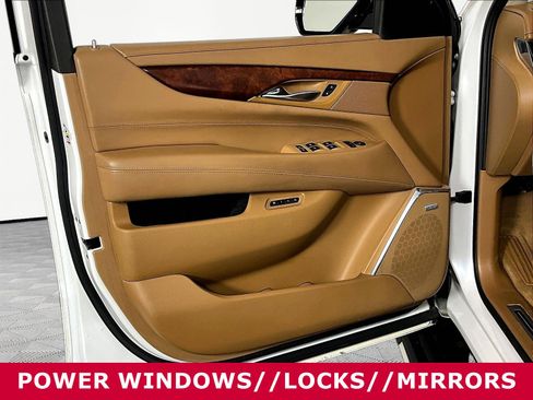 Used 2016 Cadillac Escalade ESV Platinum AWD/4WD image 19