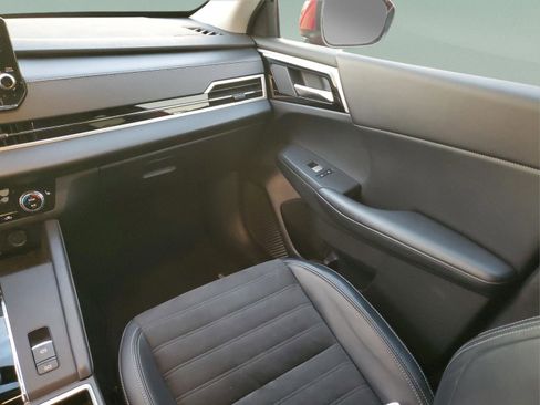 Used 2024 Mitsubishi Outlander SE image 14