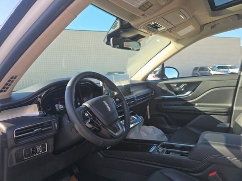 New 2026 Lincoln Corsair Premiere image 16