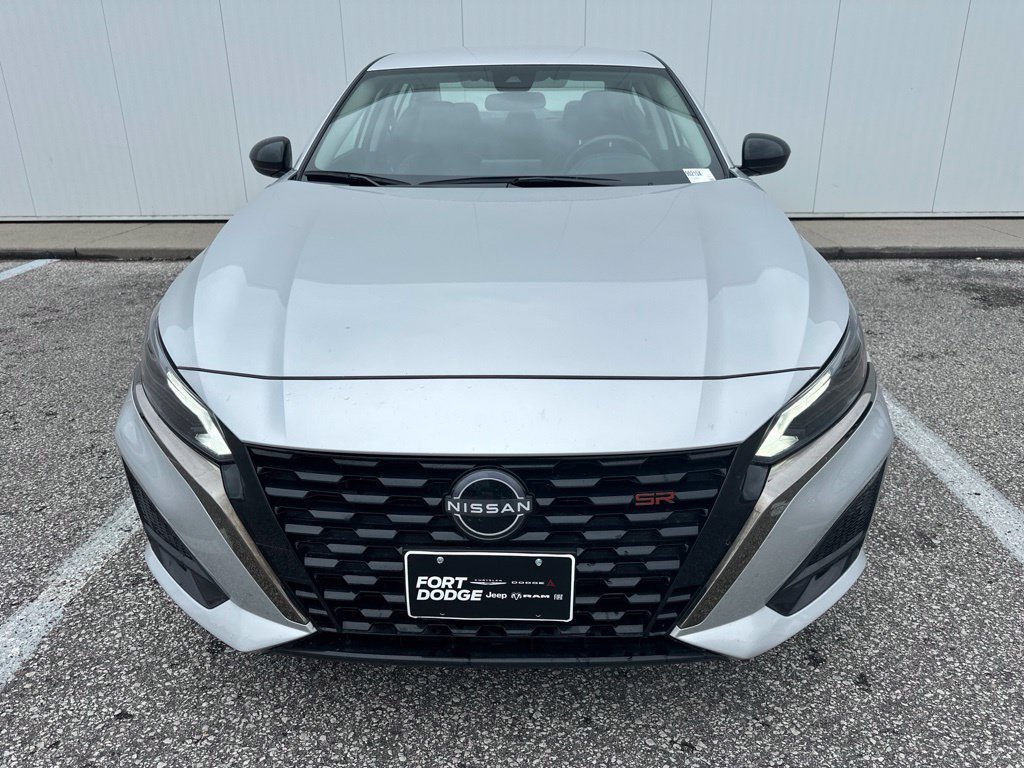 Used 2024 Nissan Altima 2.5 SR FWD image 11