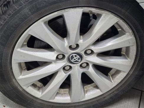 Used 2019 Toyota Camry LE image 6