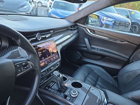 Used 2022 Maserati Quattroporte Modena Q4 image 40