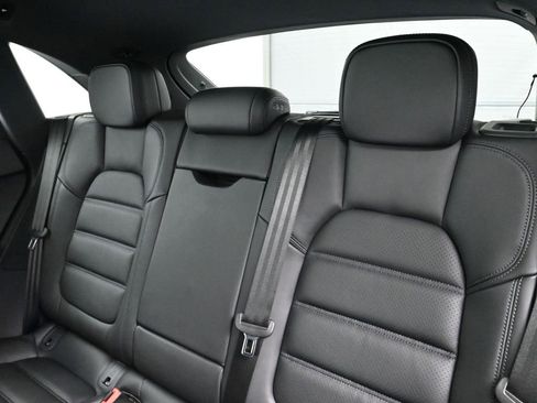 Used 2026 Porsche Macan AWD/4WD image 6