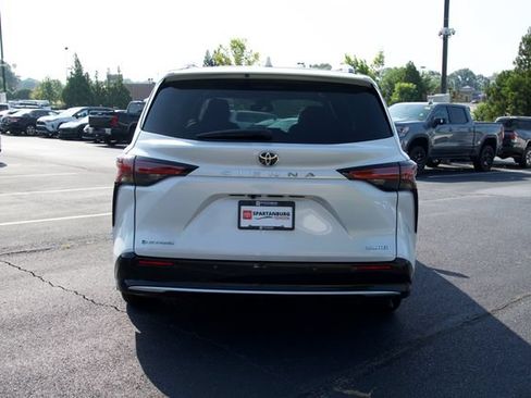Used 2026 Toyota Sienna Limited AWD/4WD image 6