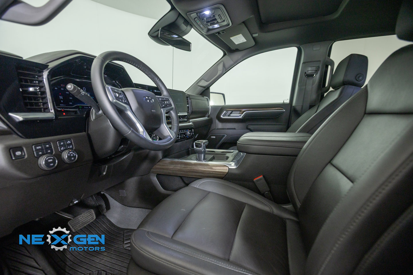 Used 2025 Chevrolet Silverado 1500 RST w/ RST All Star Premium Package AWD/4WD image 11