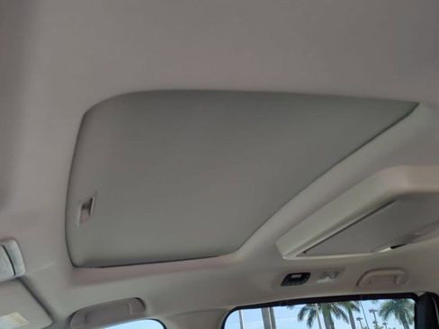 New 2026 Honda Odyssey Touring image 18