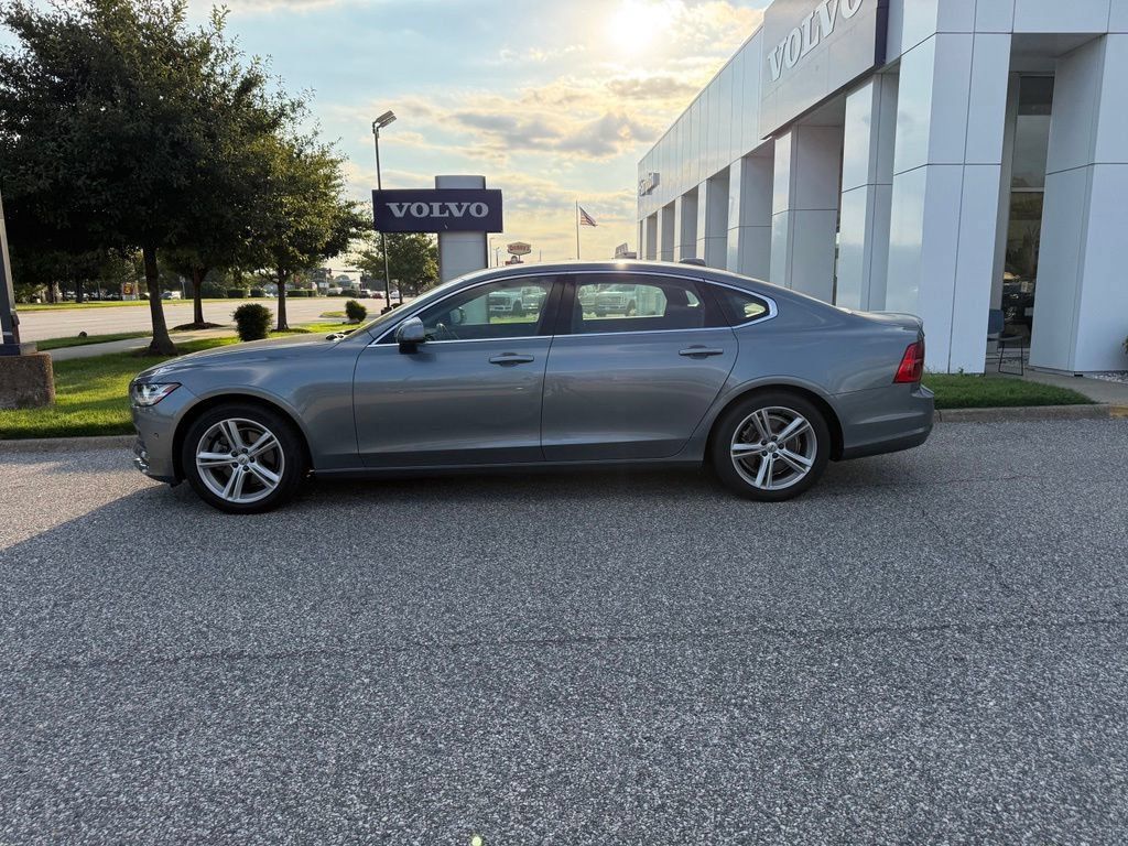 Used 2018 Volvo S90 T5 Momentum w/ Convenience Package AWD/4WD image 5