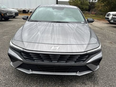 New 2025 Hyundai Elantra SEL image 8