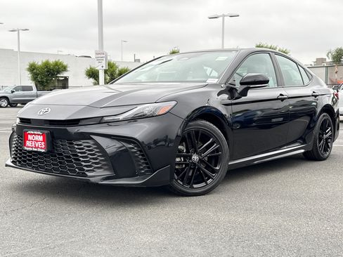 Certified 2025 Toyota Camry SE FWD image 2