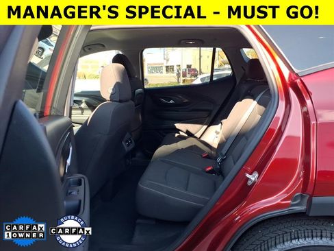 Used 2024 GMC Terrain SLE image 13