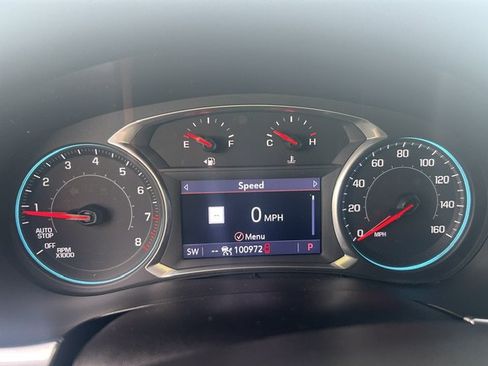 Used 2022 Chevrolet Traverse LT w/ LT Premium Package FWD image 24