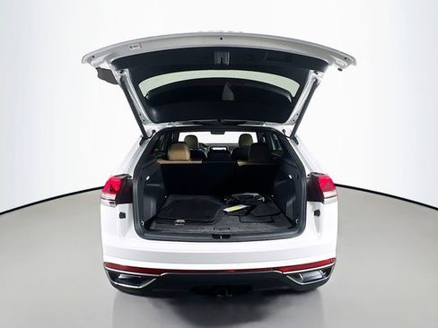 Used 2024 Volkswagen Atlas Cross Sport SE image 29